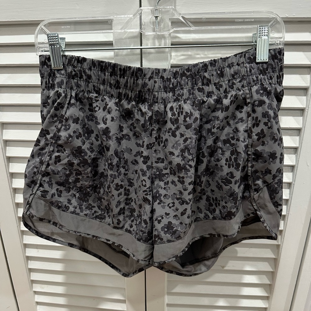 Athleta mesh racer run shorts